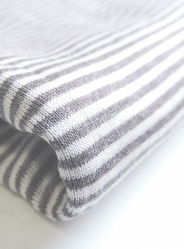 ニット（伸縮素材）